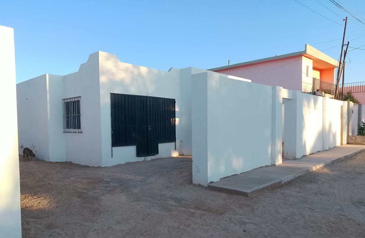 Casa de 3 recámaras, baño, sala y cocina